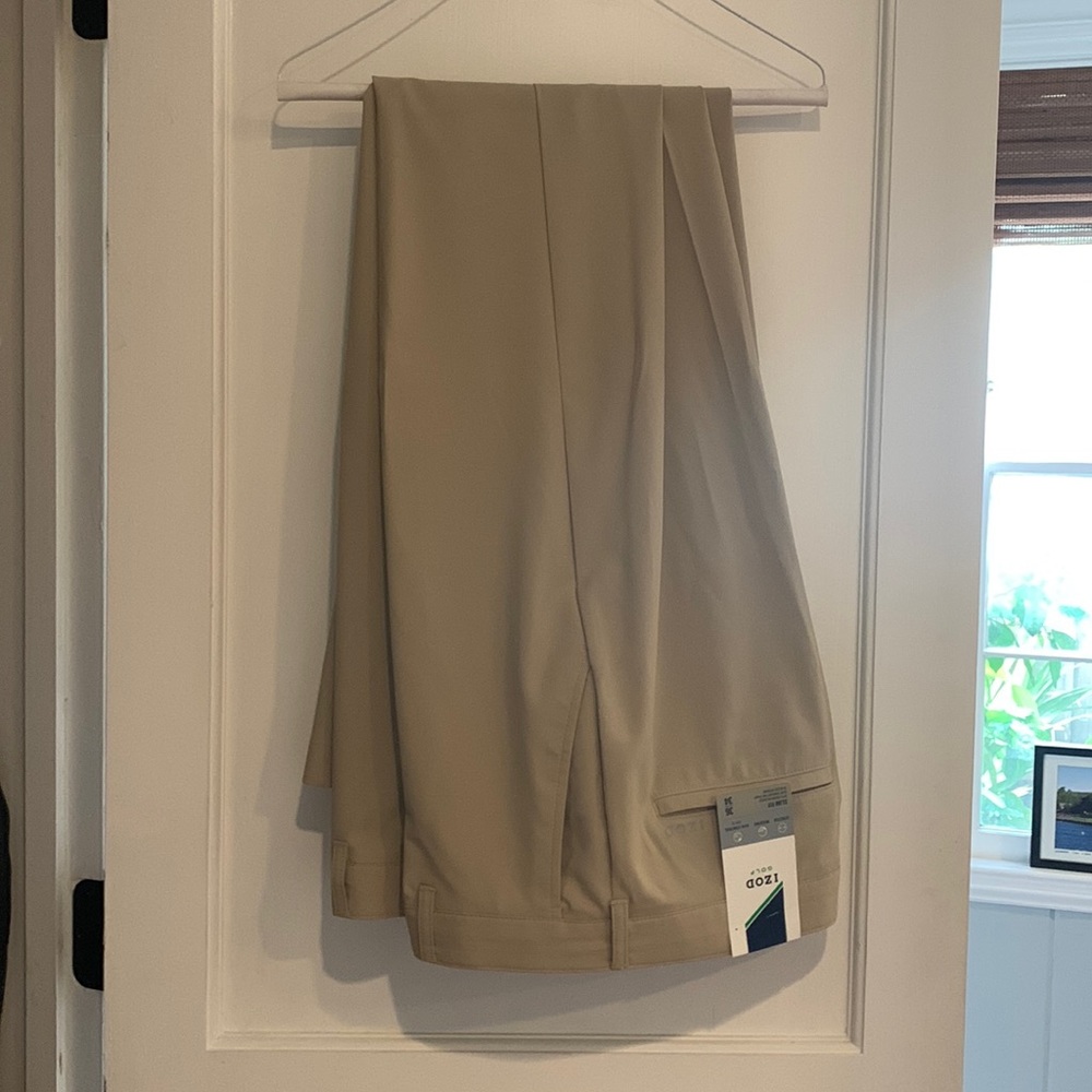 New w tags Izod golf pants
